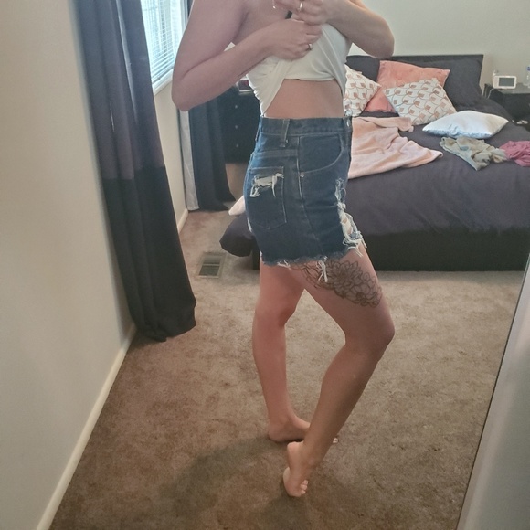 Vintage Fit High Waist Cut Off Distressed Shorts7 - Picture 7 of 7
